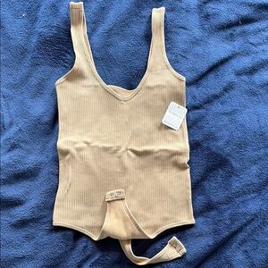 ISOLD ON DEPOP Intimately FP NWT v neck ribbed bodysuit